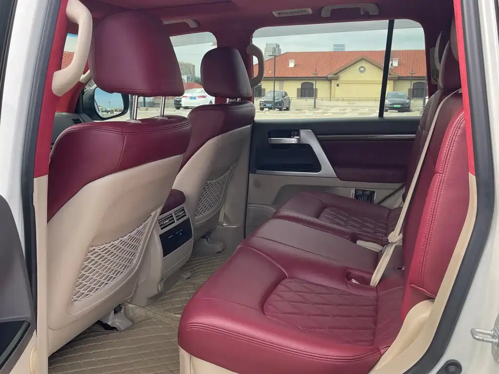 Toyota Land Cruiser 2019 5.7L AT