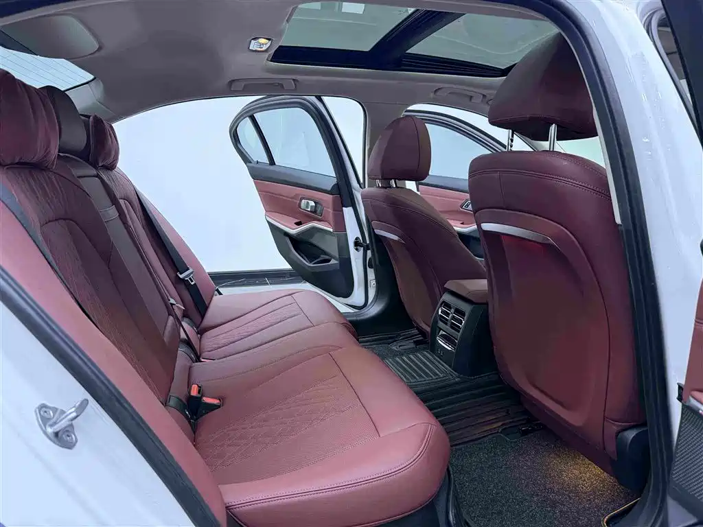 BMW i3 2024 eDrive 35 L