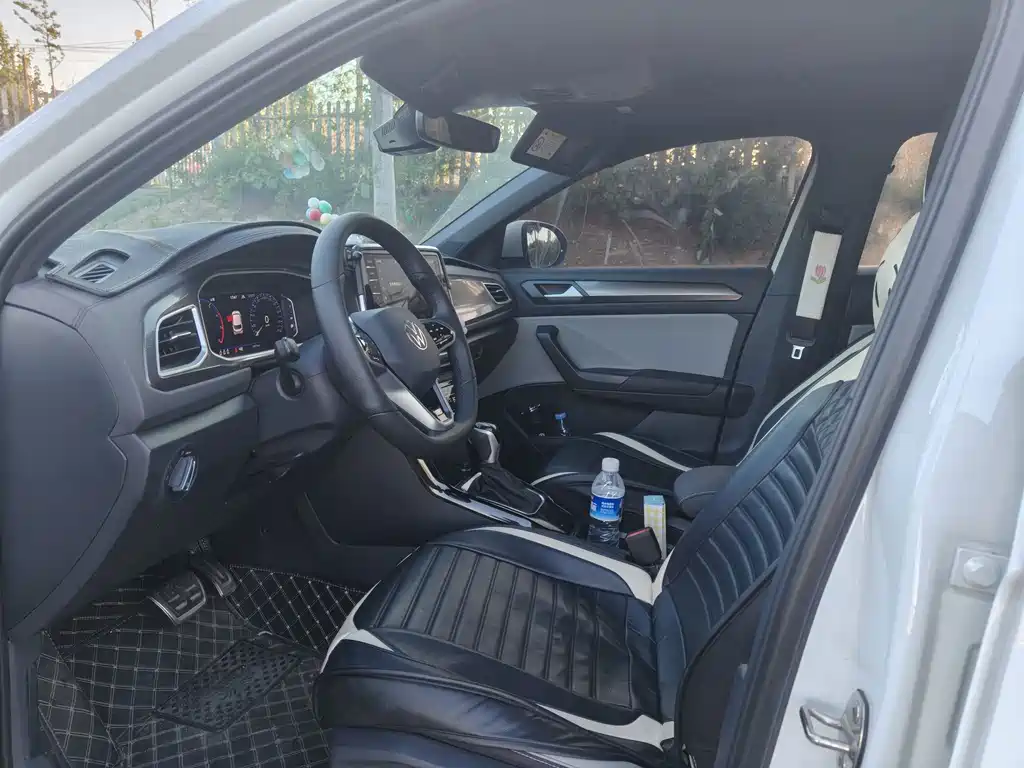 Volkswagen T-Roc — миниатюра 11