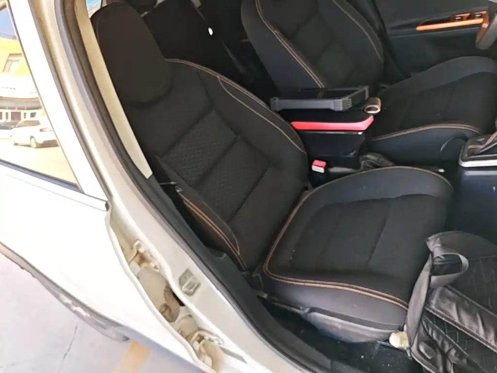 Geely Vision X1 — миниатюра 25