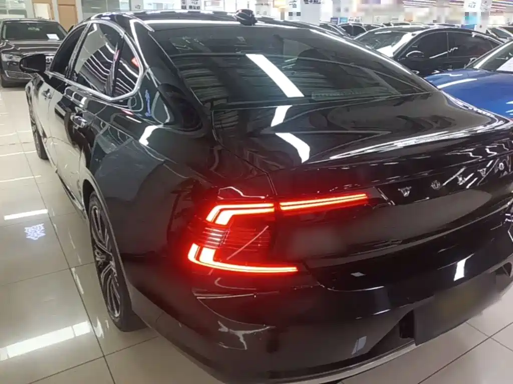 Volvo S90 2022 T8 E Luxury