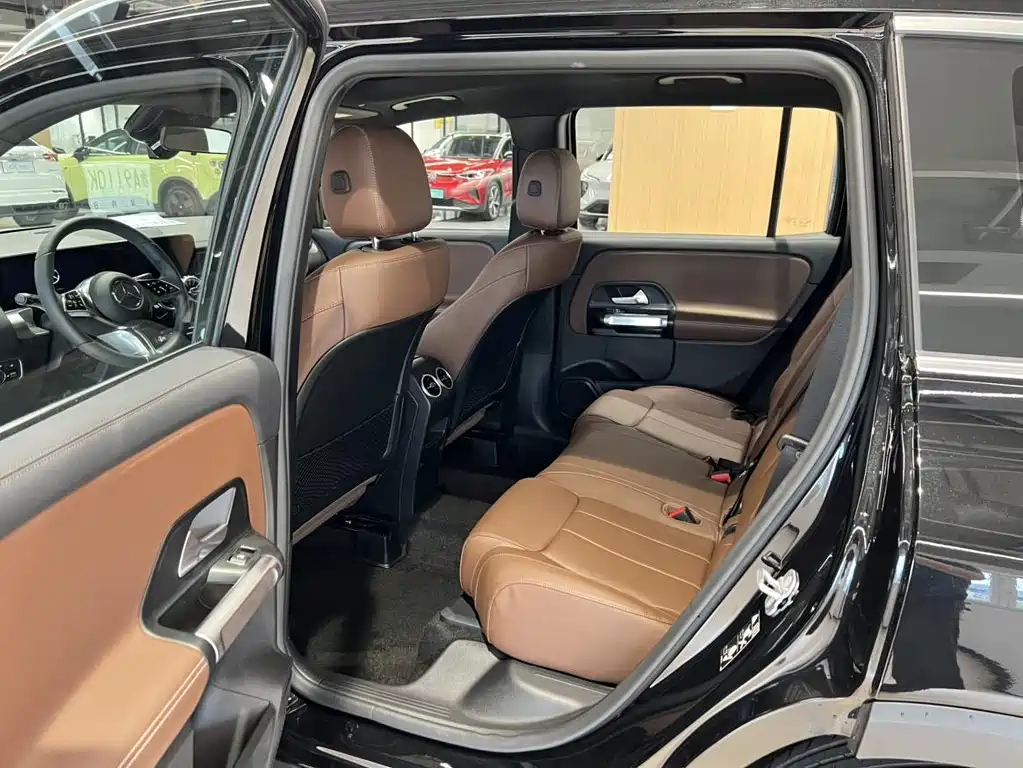 Mercedes-Benz GLB — миниатюра 11
