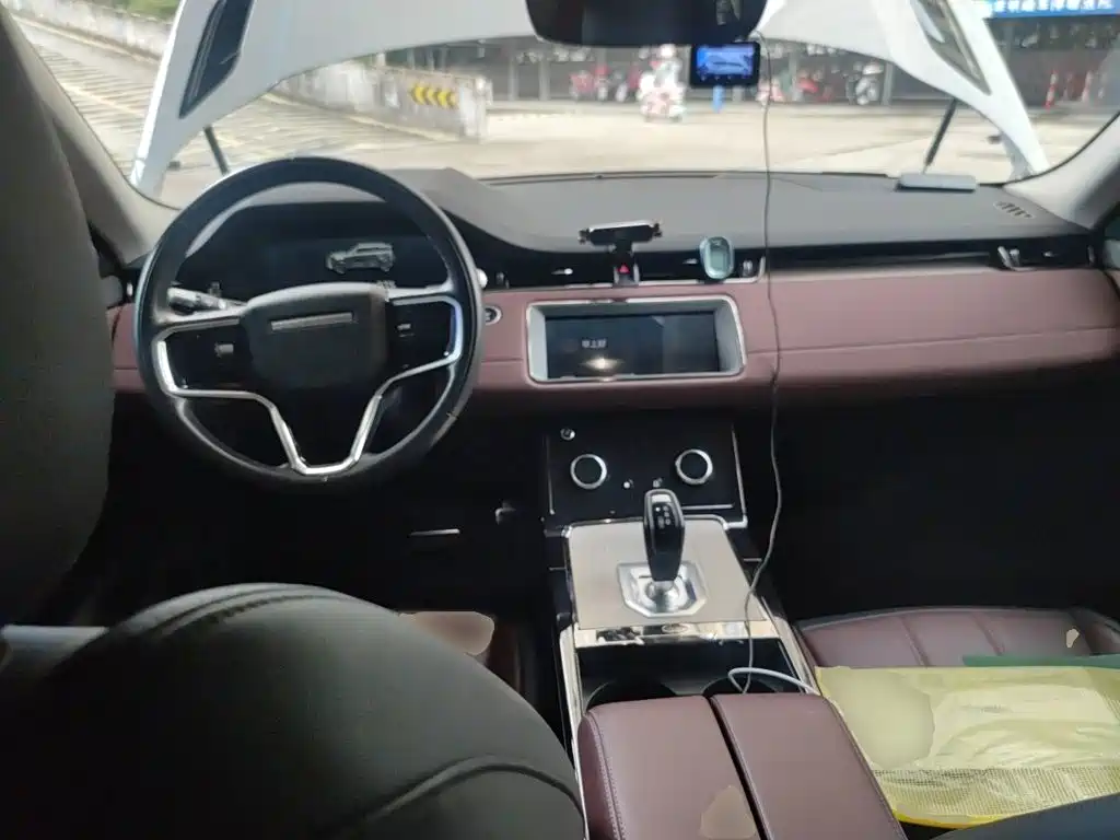 Land Rover Evoque PHEV — миниатюра 10