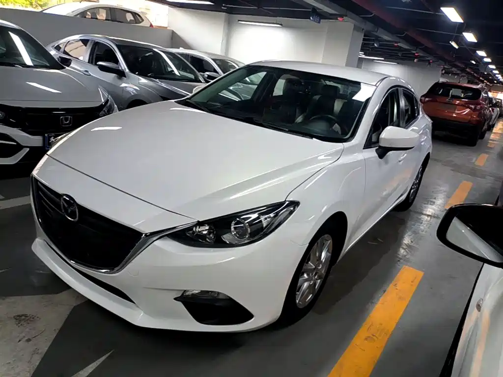 Mazda 3 Axela 2015
