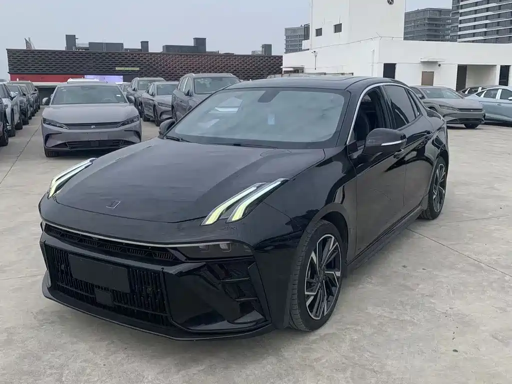 Lynk & Co 03 2023
