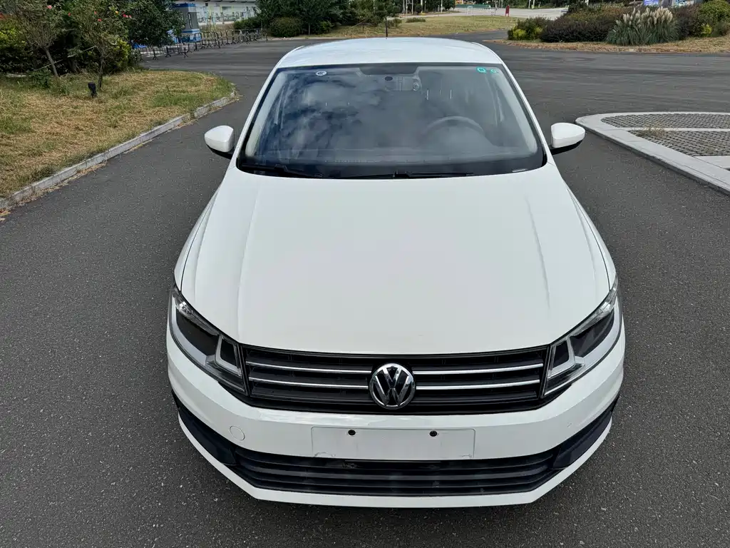 Volkswagen Santana — миниатюра 2