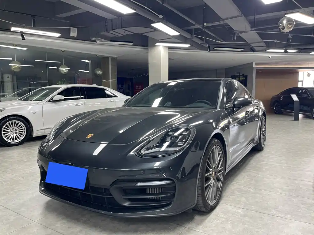 Porsche Panamera 2023
