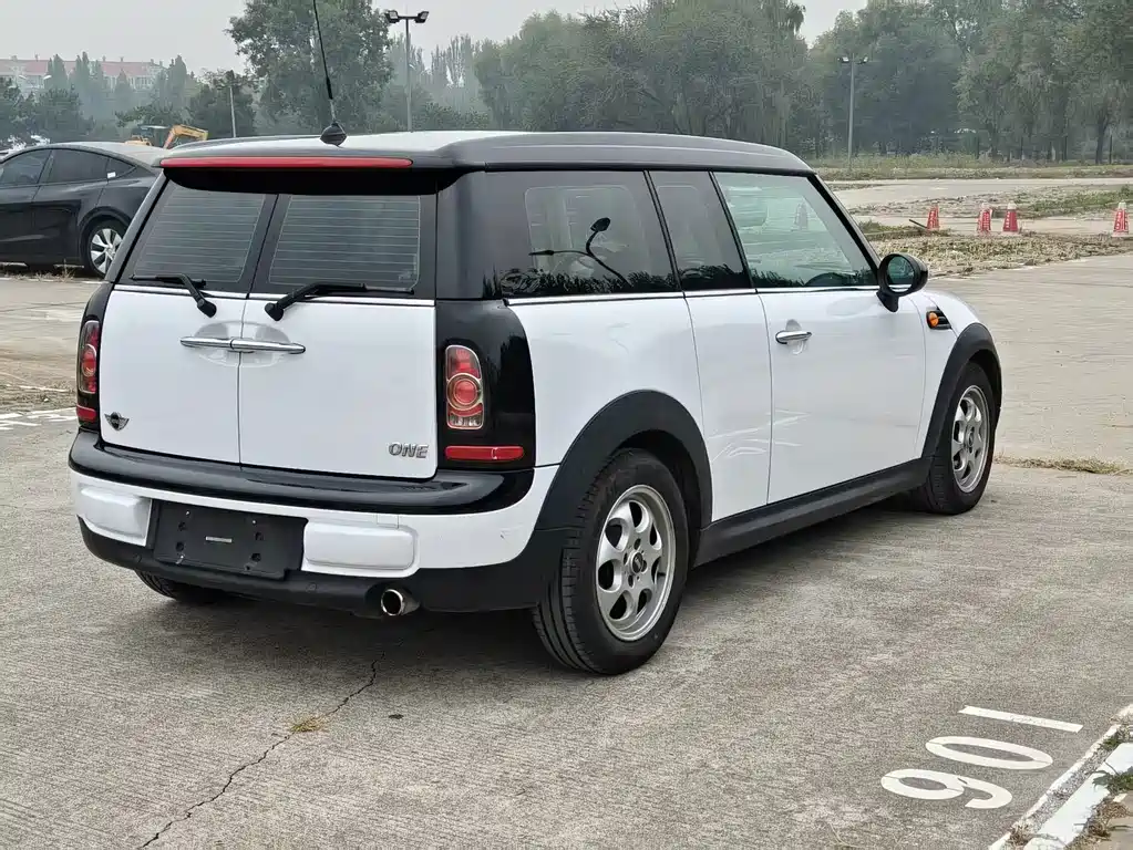 MINI Mini Clubman — миниатюра 4