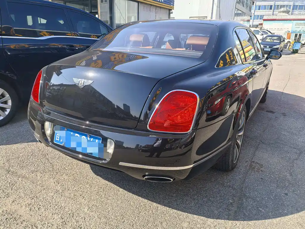 Bentley Flying Spur — миниатюра 2