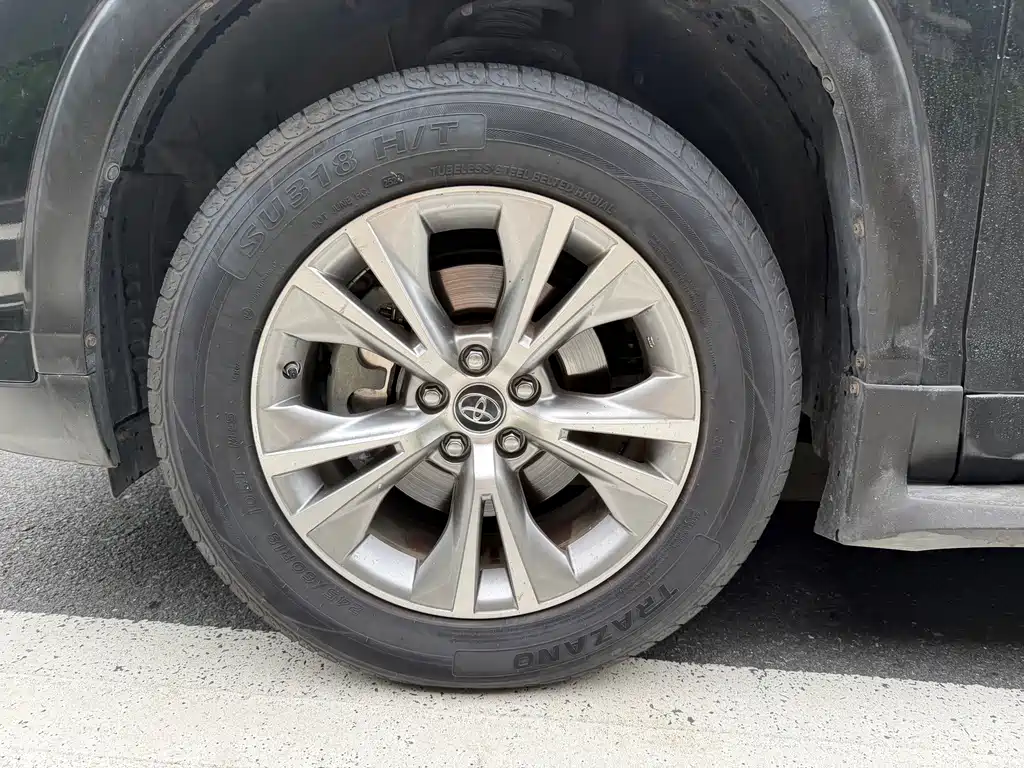 Toyota Highlander — миниатюра 5
