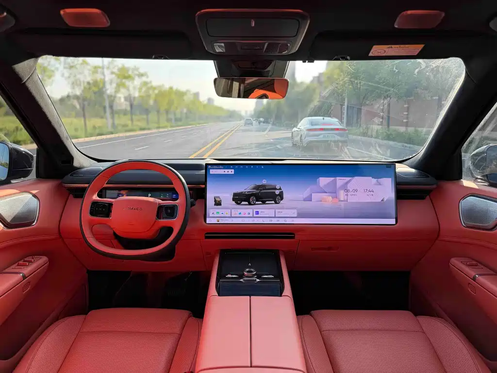 Lynk & Co 900 — миниатюра 5