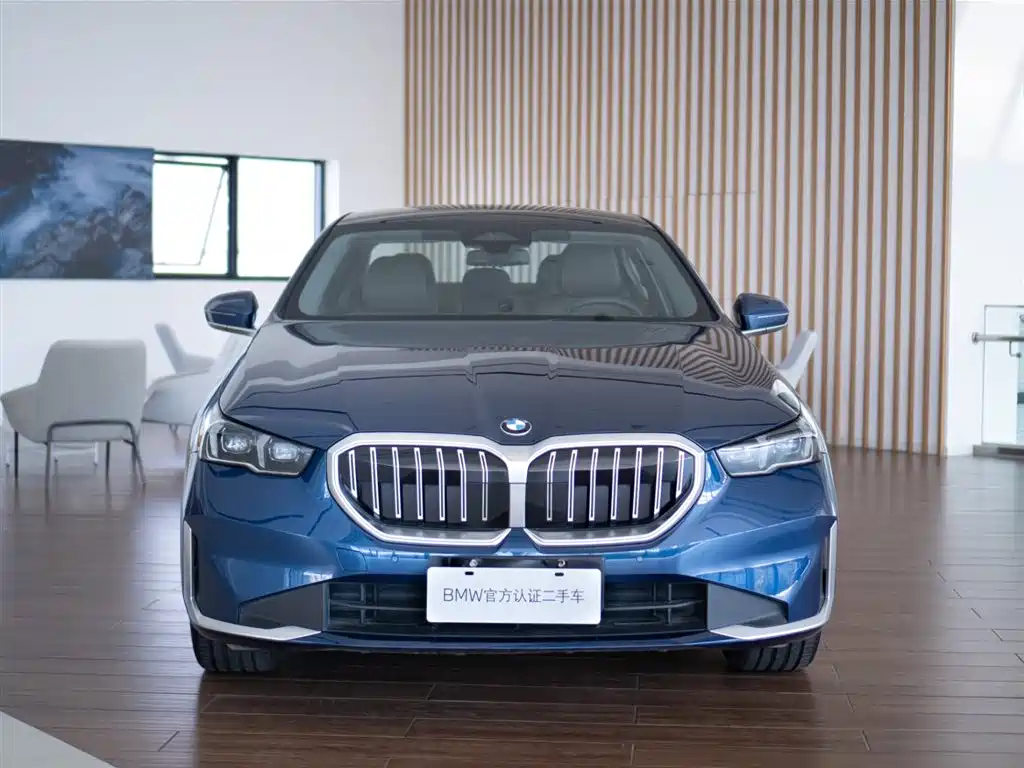 BMW  5 SERIES
