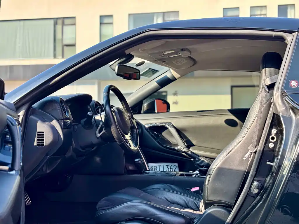 Nissan GT-R — миниатюра 4