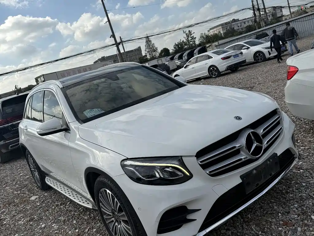 MERCEDES-BENZ GLC