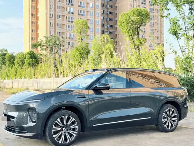 2023 Nio ES8