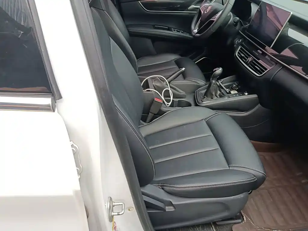 BYD MAX — миниатюра 25
