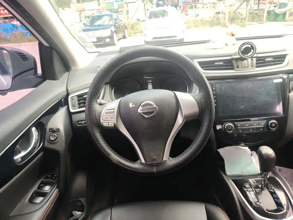 Nissan Qashqai — миниатюра 6