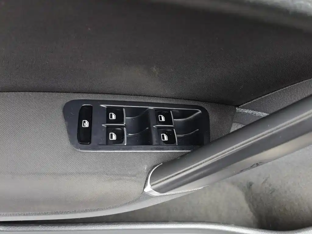 Volkswagen Golf 2015 1.6L AT Comfort