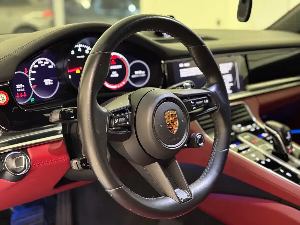 PORSCHE PANAMERA
