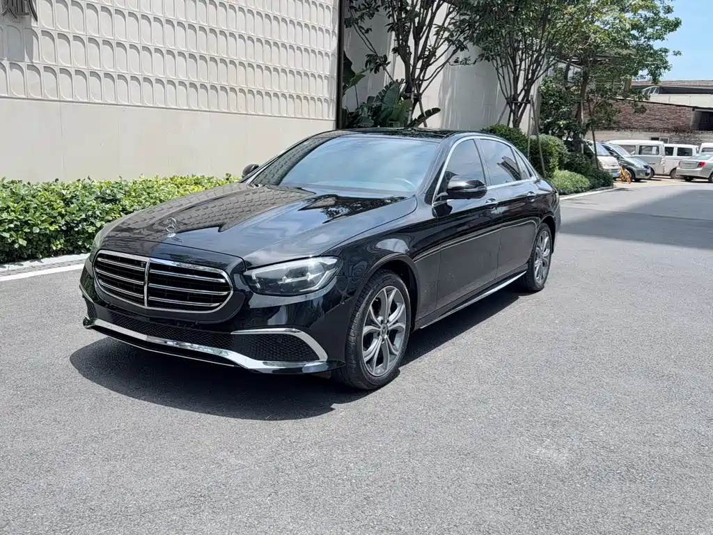 Mercedes-Benz E-Class 2022