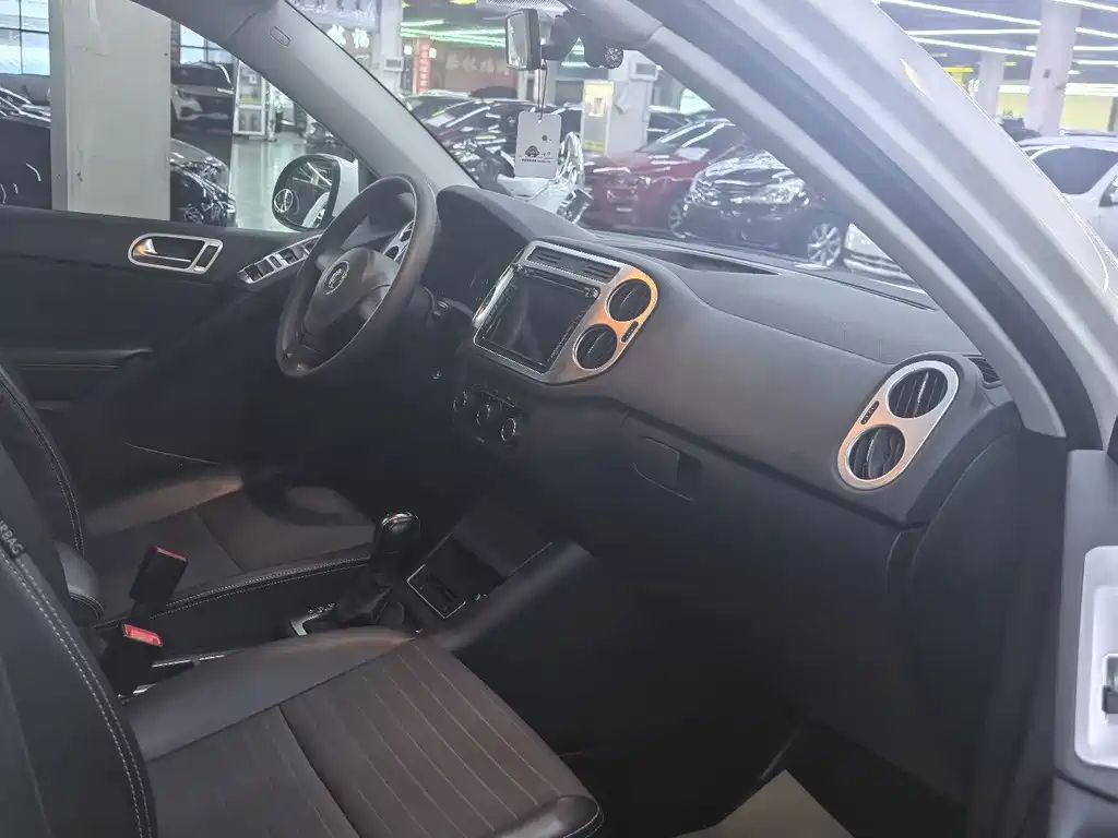 Volkswagen Tiguan — миниатюра 7
