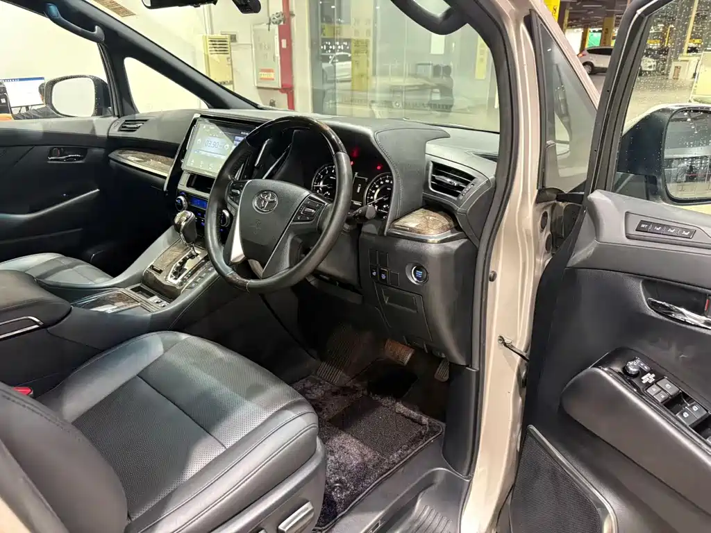 Toyota Alphard — фотографии объявления, Фото 5