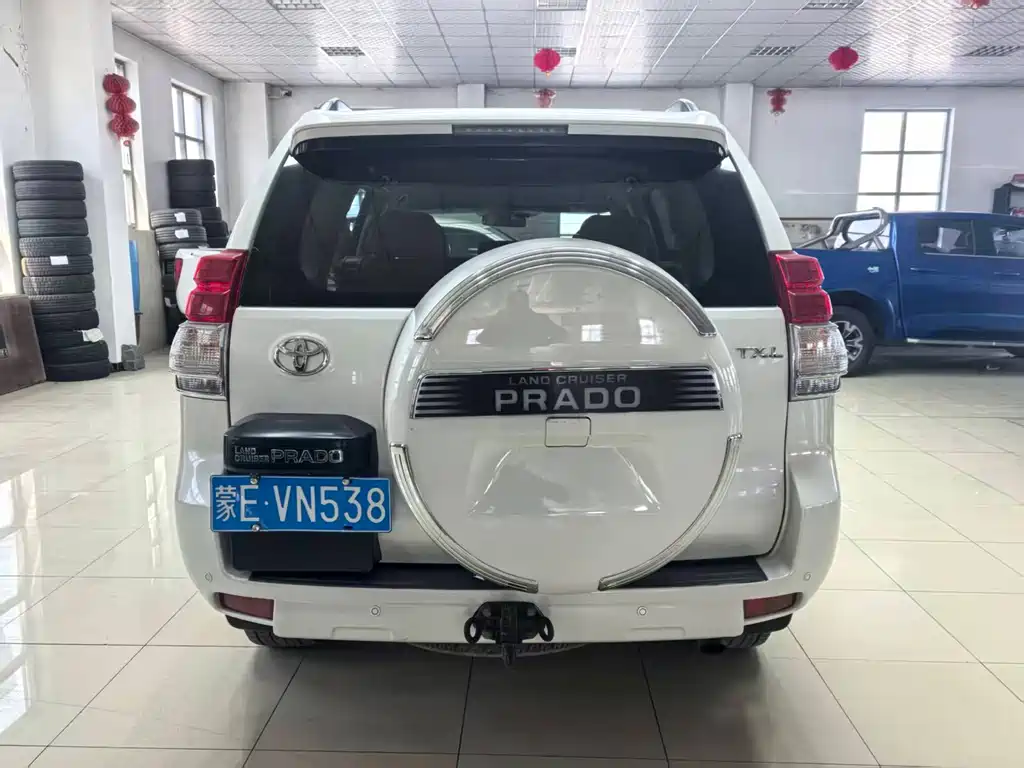 Toyota Land Cruiser Prado 2010 2.7L AT Standard