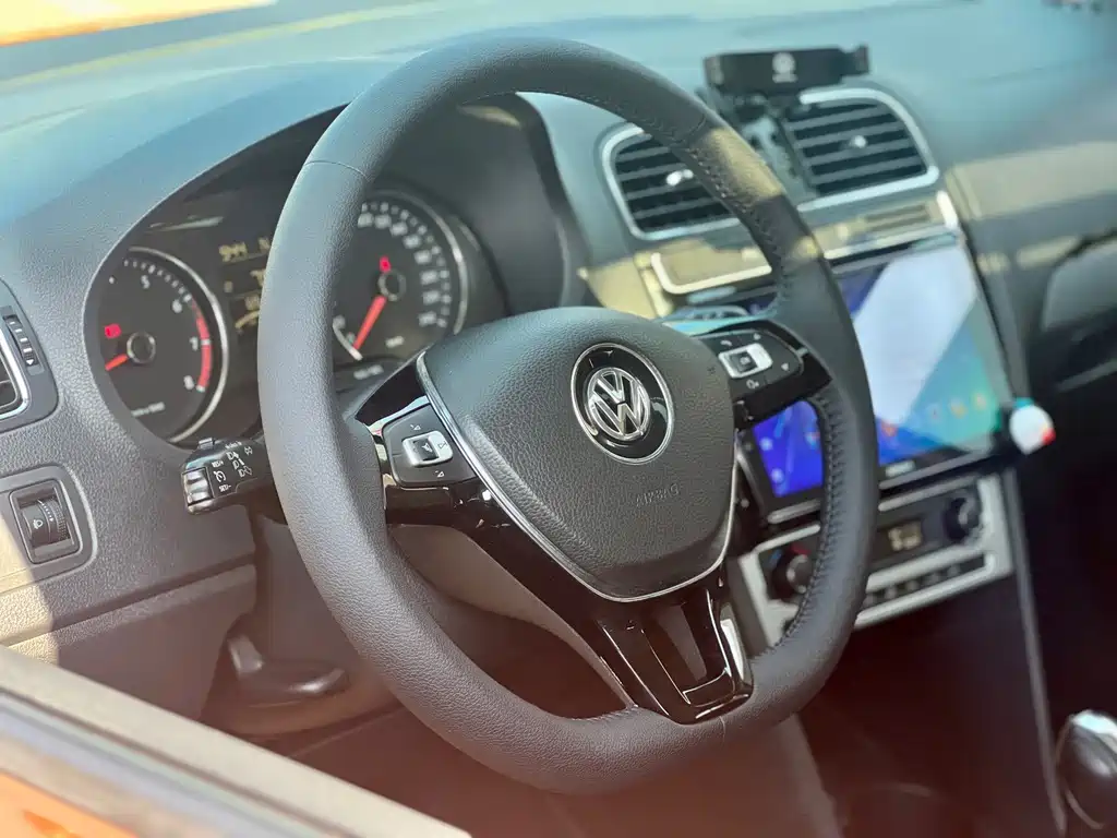 Volkswagen Polo — миниатюра 7
