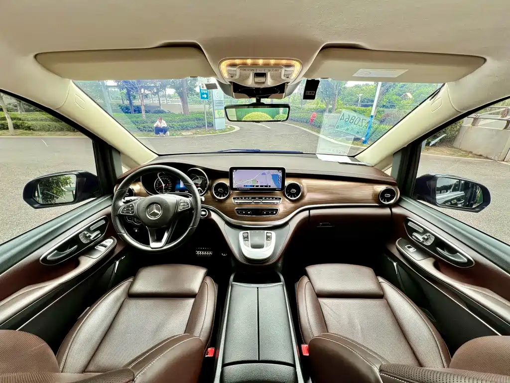 Mercedes-Benz V-Class V 2022 V 260 L Luxury