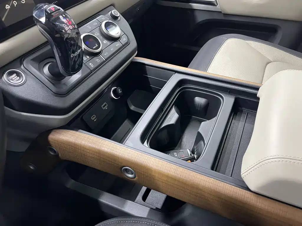 Land Rover Defender — миниатюра 14