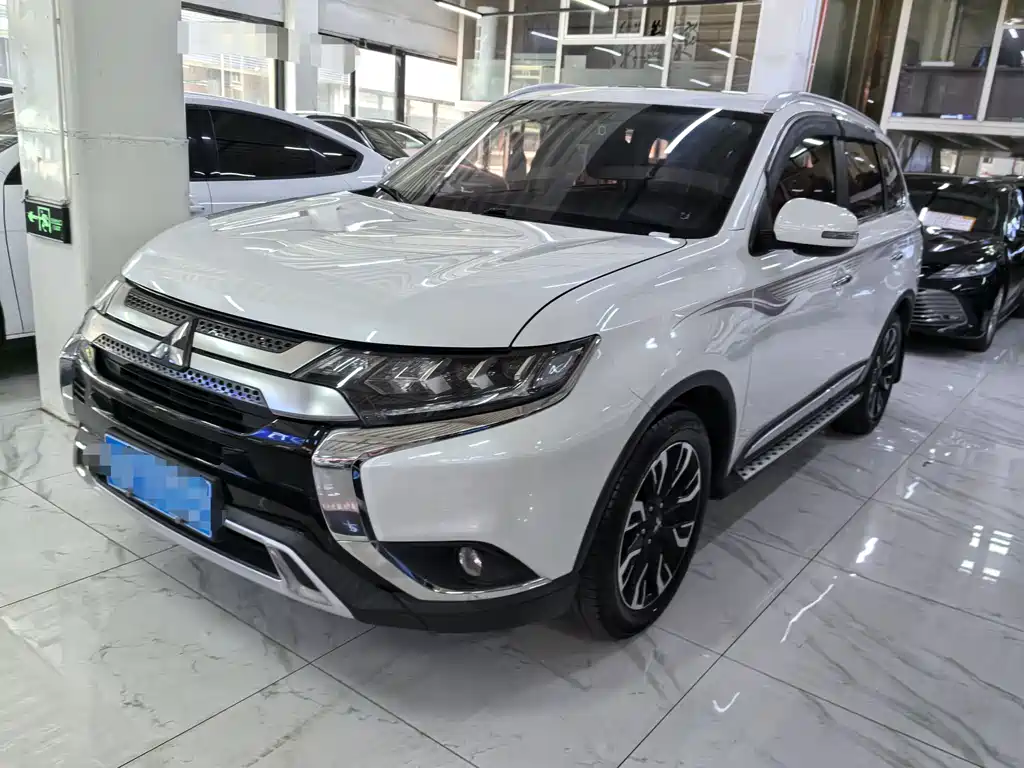 Mitsubishi Outlander 2020