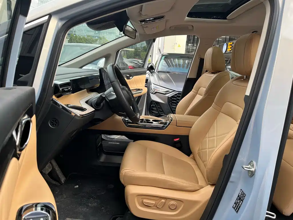 GAC Motor 传祺E8 PHEV — миниатюра 8