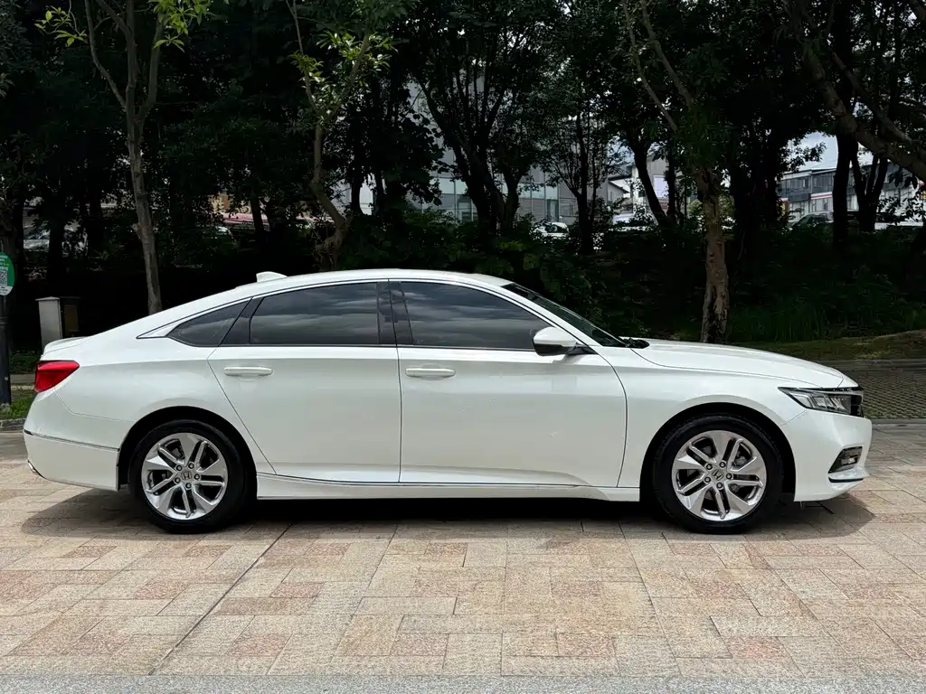 Honda Accord — миниатюра 4