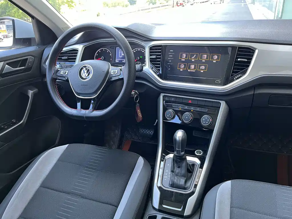 Volkswagen T-Roc — миниатюра 6