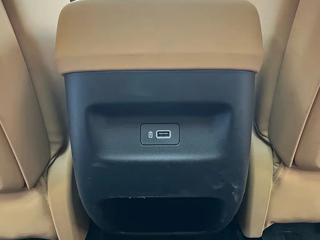 GAC Motor 传祺E8 PHEV — миниатюра 11