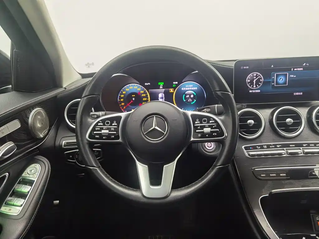 Mercedes-Benz C-Class — миниатюра 11