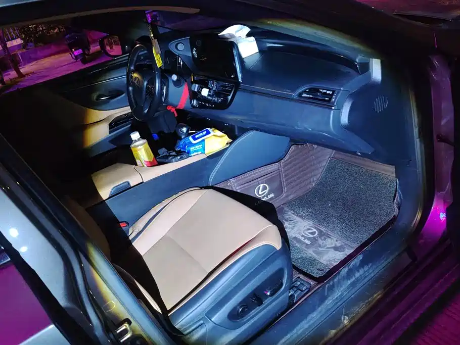 Lexus ES 2022 200
