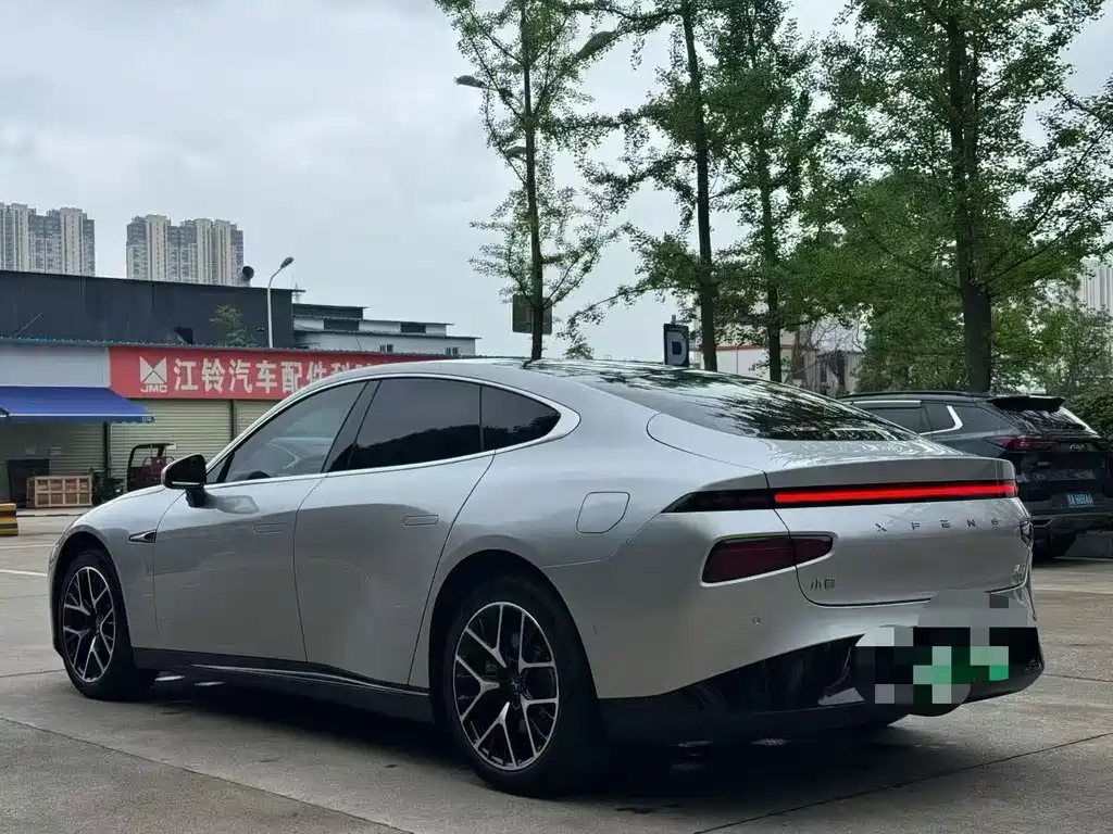 XPeng P7 — миниатюра 9