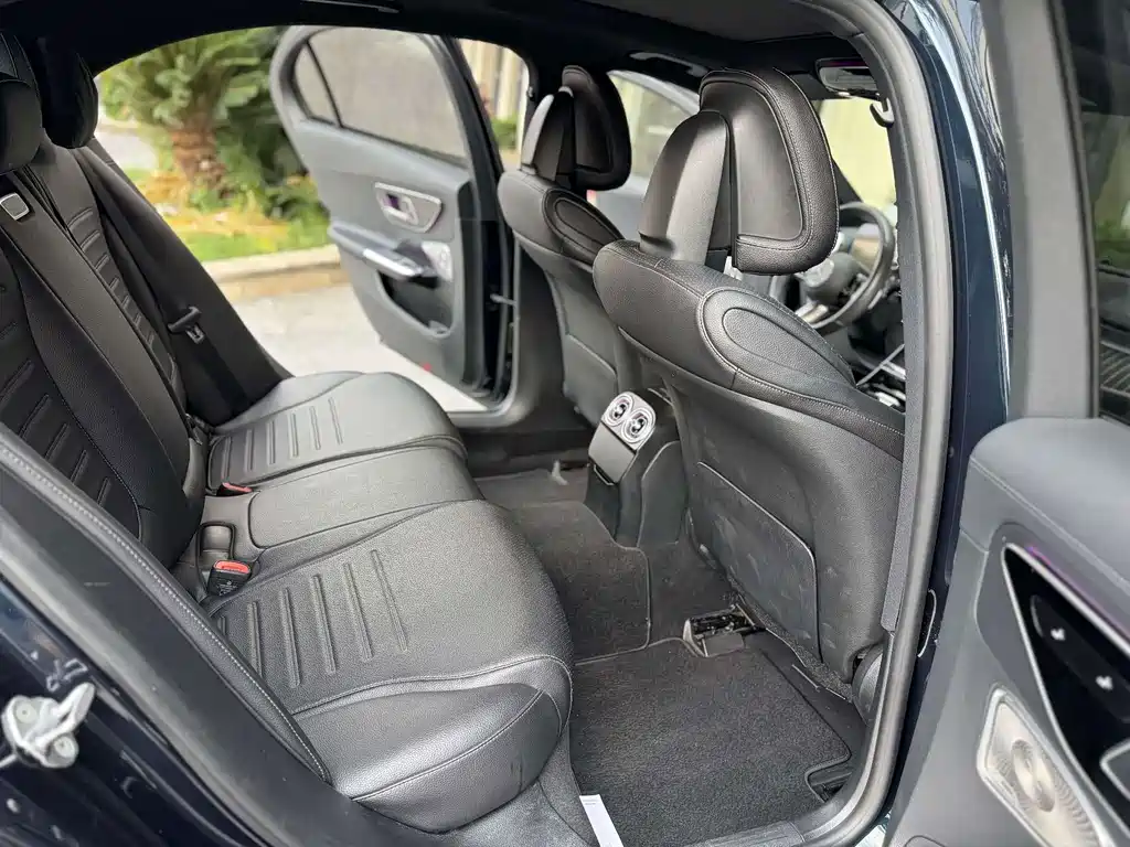 Mercedes-Benz C-Class — миниатюра 7