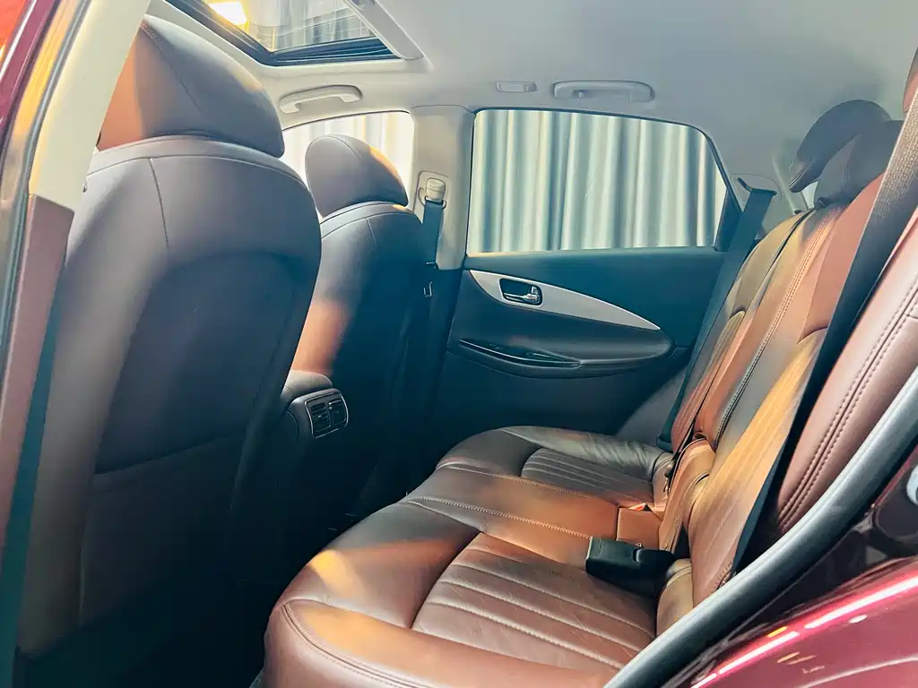 Infiniti QX50 2013 2.5L