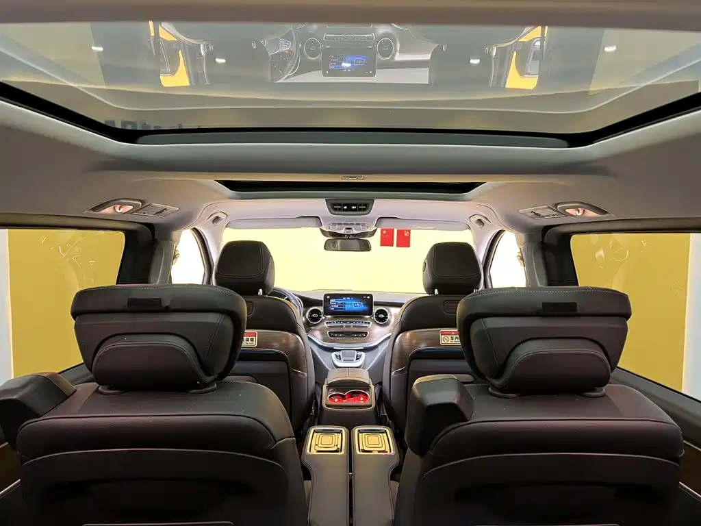 Mercedes-Benz V-Class — миниатюра 29