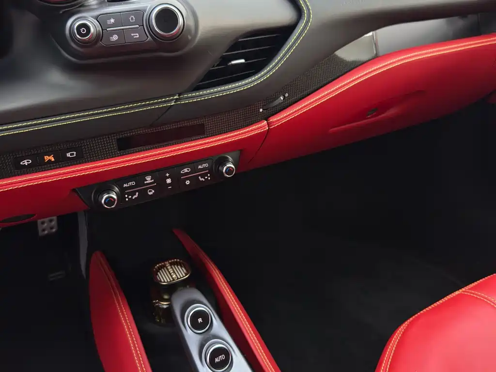 Ferrari F8 — миниатюра 15
