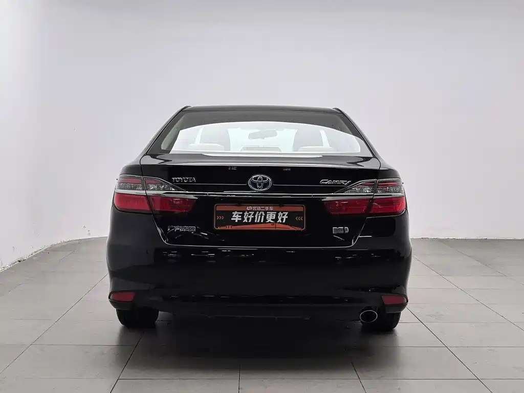 Toyota Camry — миниатюра 4