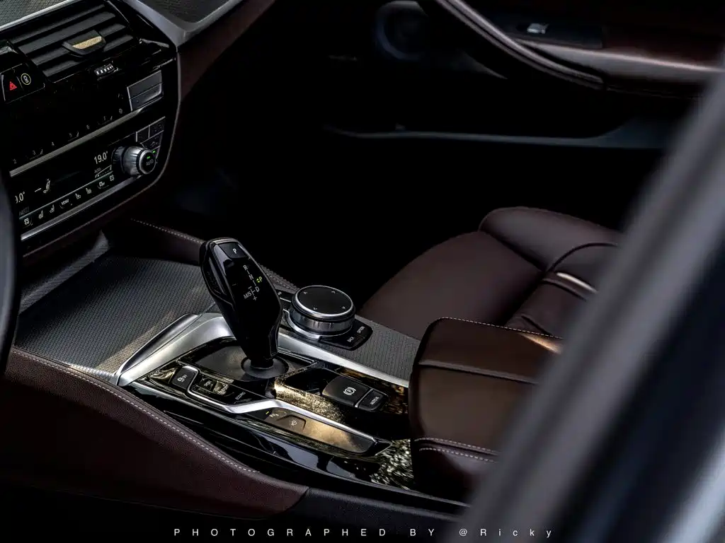 BMW 5 Series (Import) — миниатюра 8