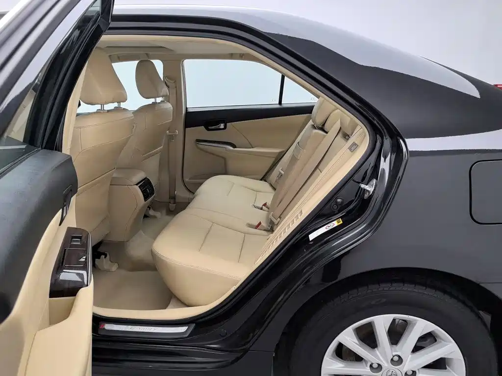 Toyota Camry — миниатюра 15