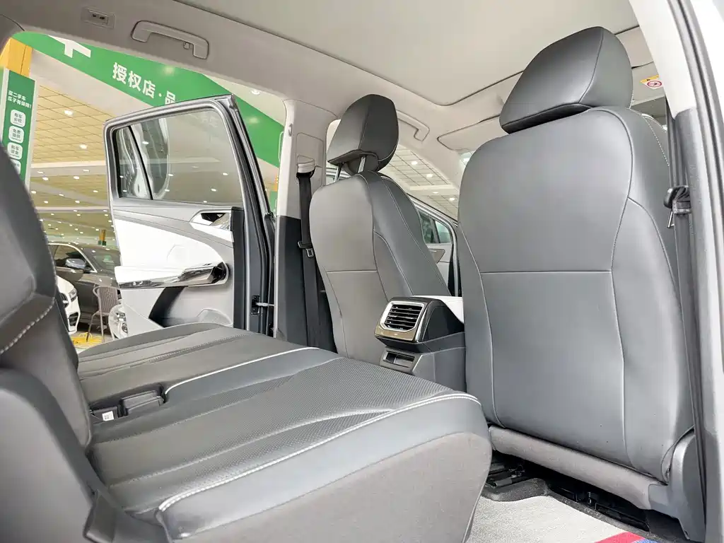Volkswagen ID.6 X — миниатюра 20
