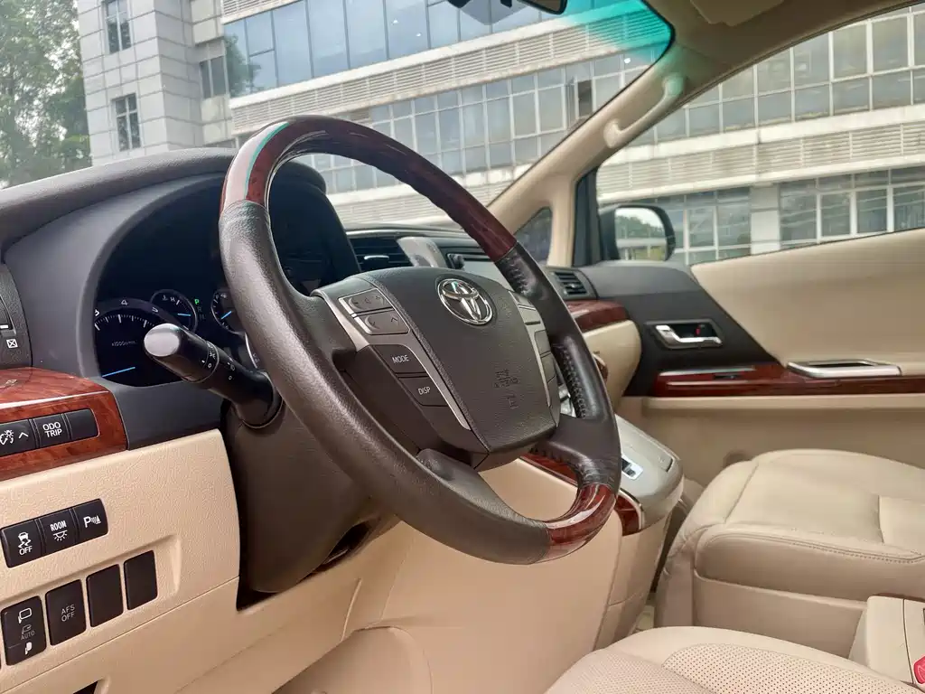 Toyota Alphard 2011 3.5L Luxury