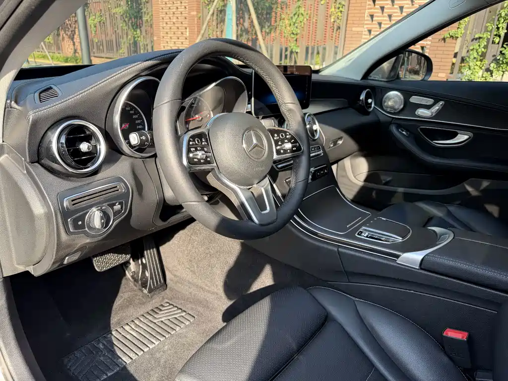 Mercedes-Benz C-Class — миниатюра 5