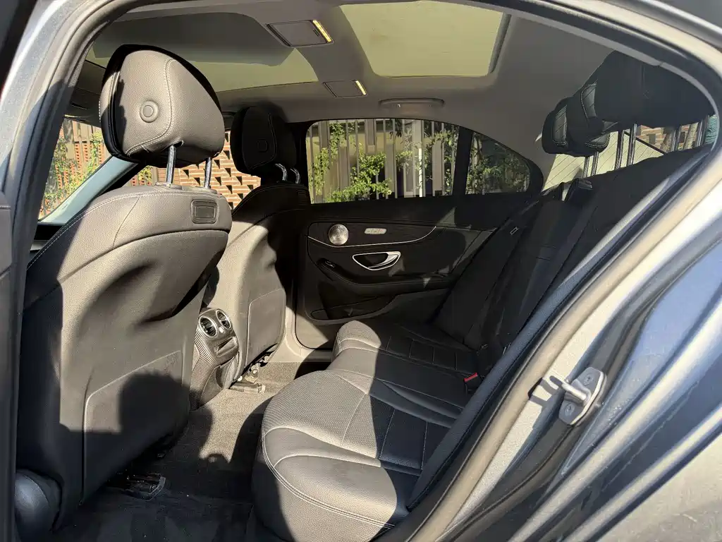 Mercedes-Benz C-Class — миниатюра 15