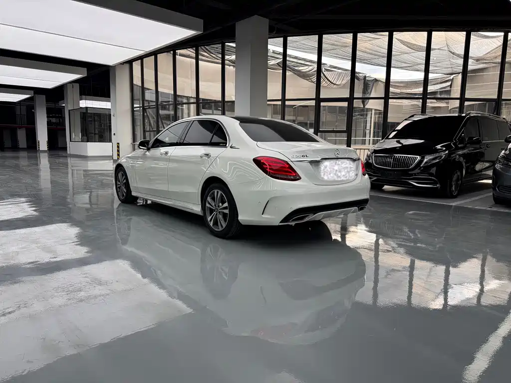 Mercedes-Benz C-Class — миниатюра 16